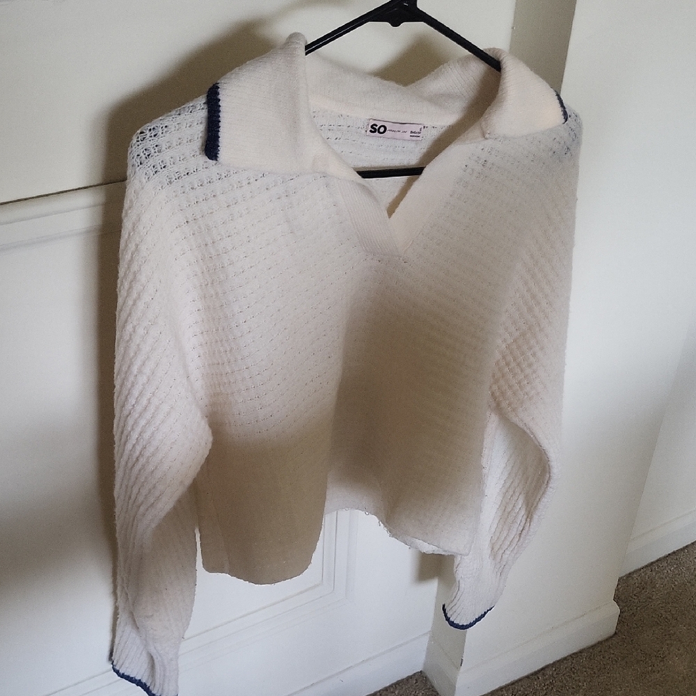 SO V-Neck Cropped Sweater with Navy Accents